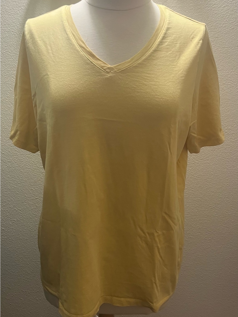 Lands' End Pale Yellow V-Neck Short Sleeve Tee